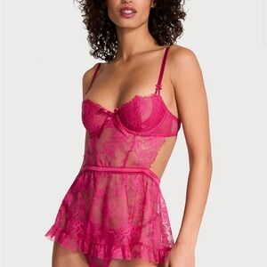 VERY SEXY
Wicked Unlined Rose Lace Apron top NWT